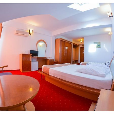 Hotel Pensiune Valentina Râmnicu Vâlcea Esterno foto