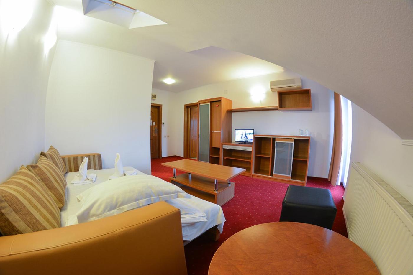 Hotel Pensiune Valentina Râmnicu Vâlcea Esterno foto
