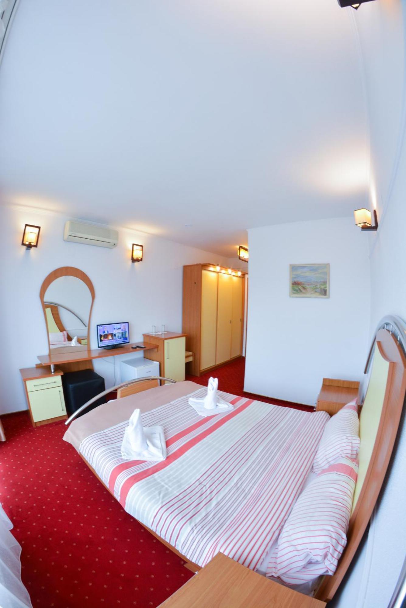 Hotel Pensiune Valentina Râmnicu Vâlcea Esterno foto