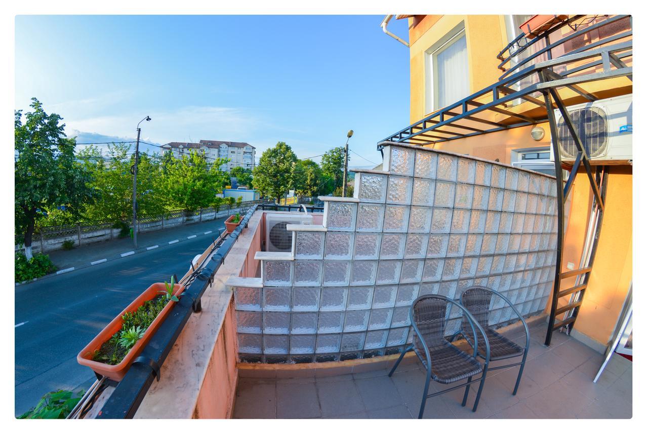Hotel Pensiune Valentina Râmnicu Vâlcea Esterno foto