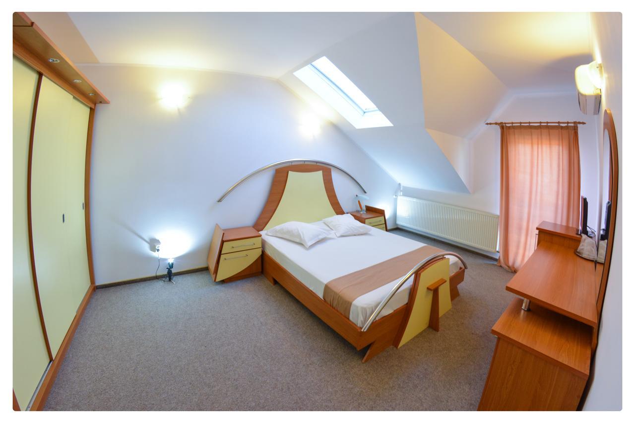 Hotel Pensiune Valentina Râmnicu Vâlcea Esterno foto