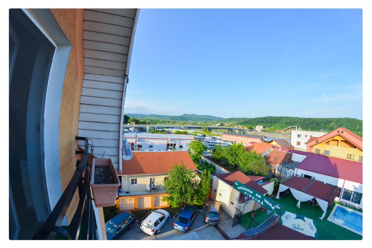 Hotel Pensiune Valentina Râmnicu Vâlcea Esterno foto